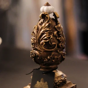 Adorno Piña Bronze de Madera con Marquetería y Cerámica