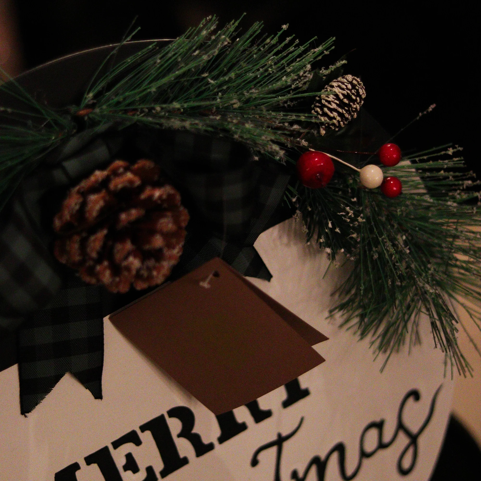 Colgante Pino de Madera con Listón, Piña y Follaje Decorativo - Image 2