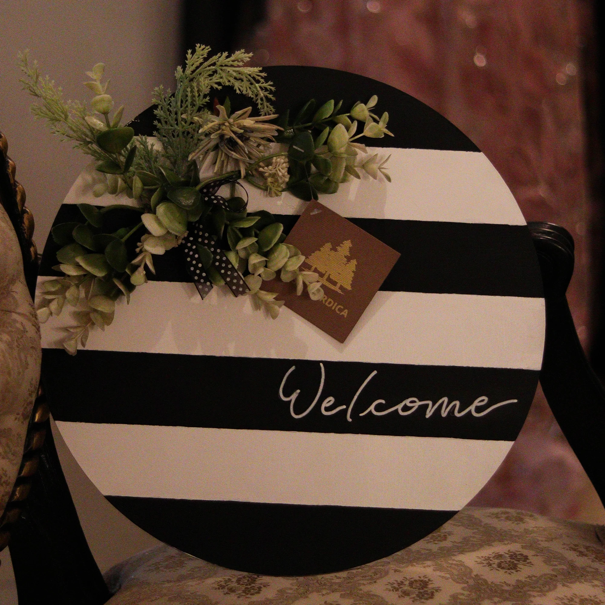 Colgante Rayas de Madera con Listón y Follaje Decorativo - Image 3