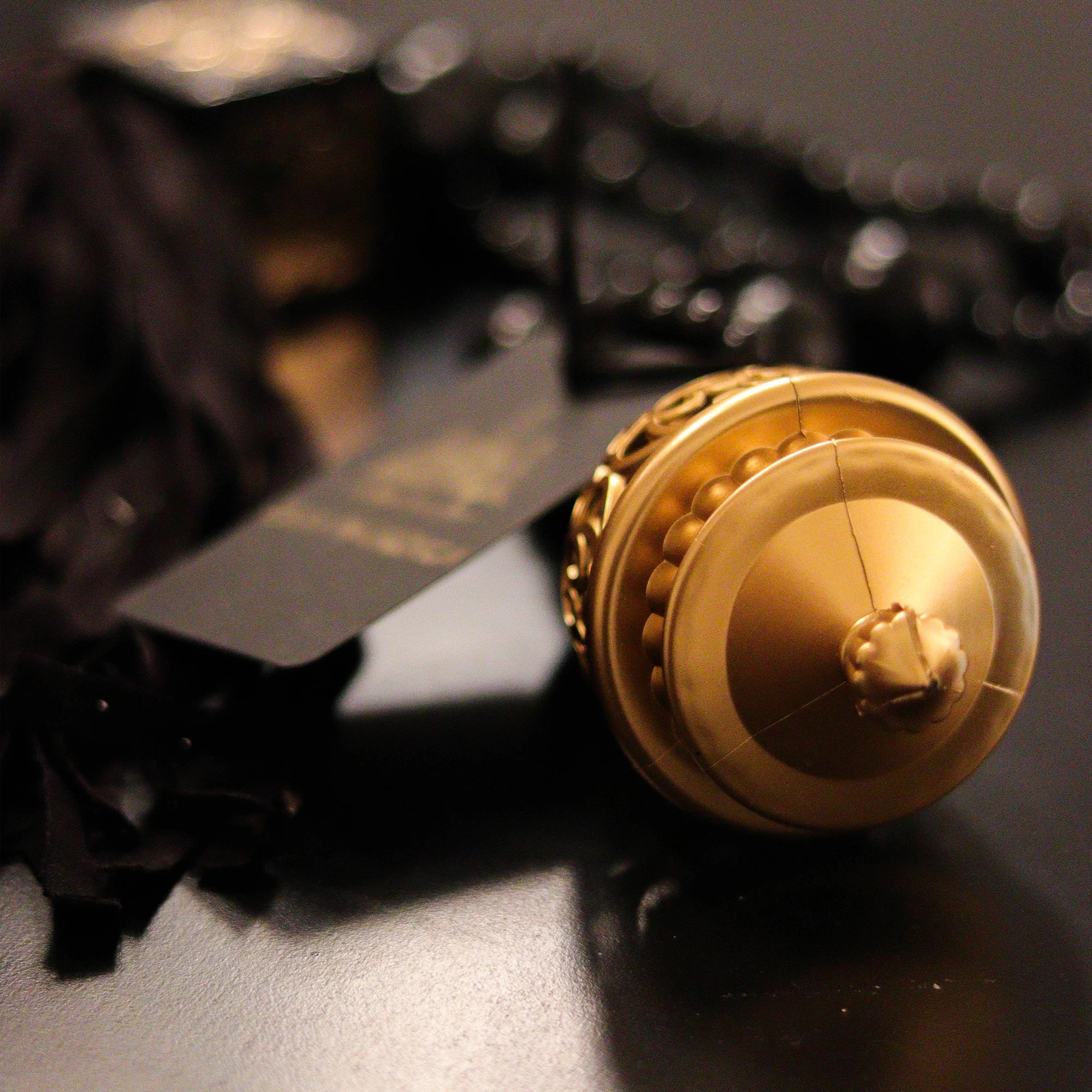 Collar de Mesa Marrakech de Madera con Adorno Marroquí y Borla de Polipiel - Image 2