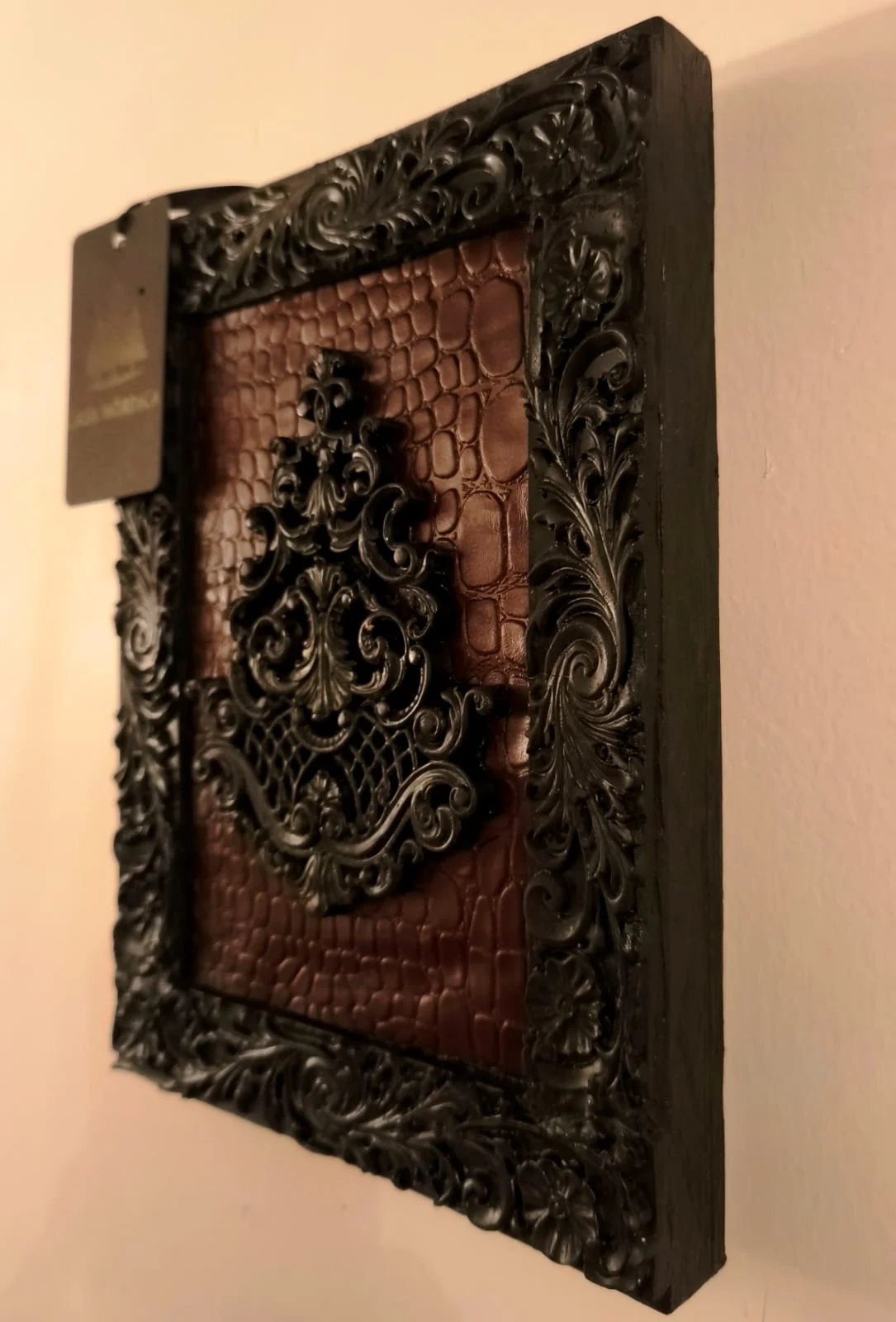 Cuadro AZABACHE de madera con marquetería y fondo de cuero - Image 3
