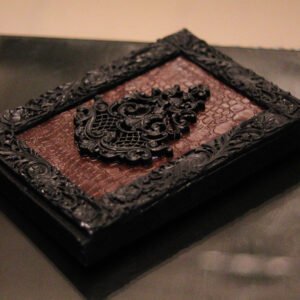 Cuadro Azabache de Madera con Marquetería y Fondo de Cuero