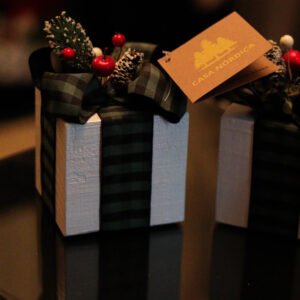 Cubos Tartan Decorativos de Madera con Detalles Navideños