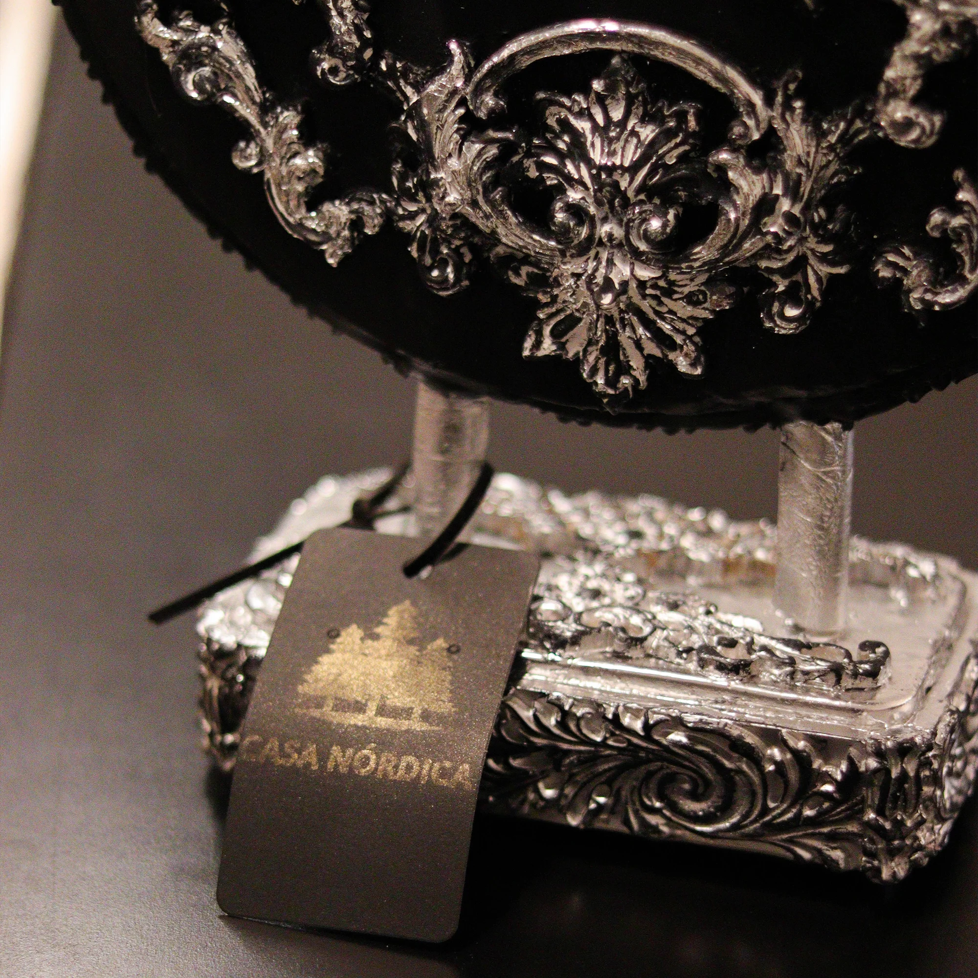 Escultura Ónix de Escayola con Relieve, Marquetería y Pan de Oro Plata - Image 4