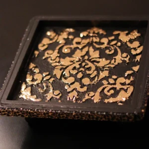 Mesa Elevadora Marruecos de Madera con Relieve, Marquetería y Pan de Oro