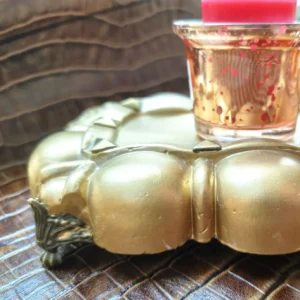 Portavelas con Base Elevada, Portavelas de Cristal y Velas Rojas