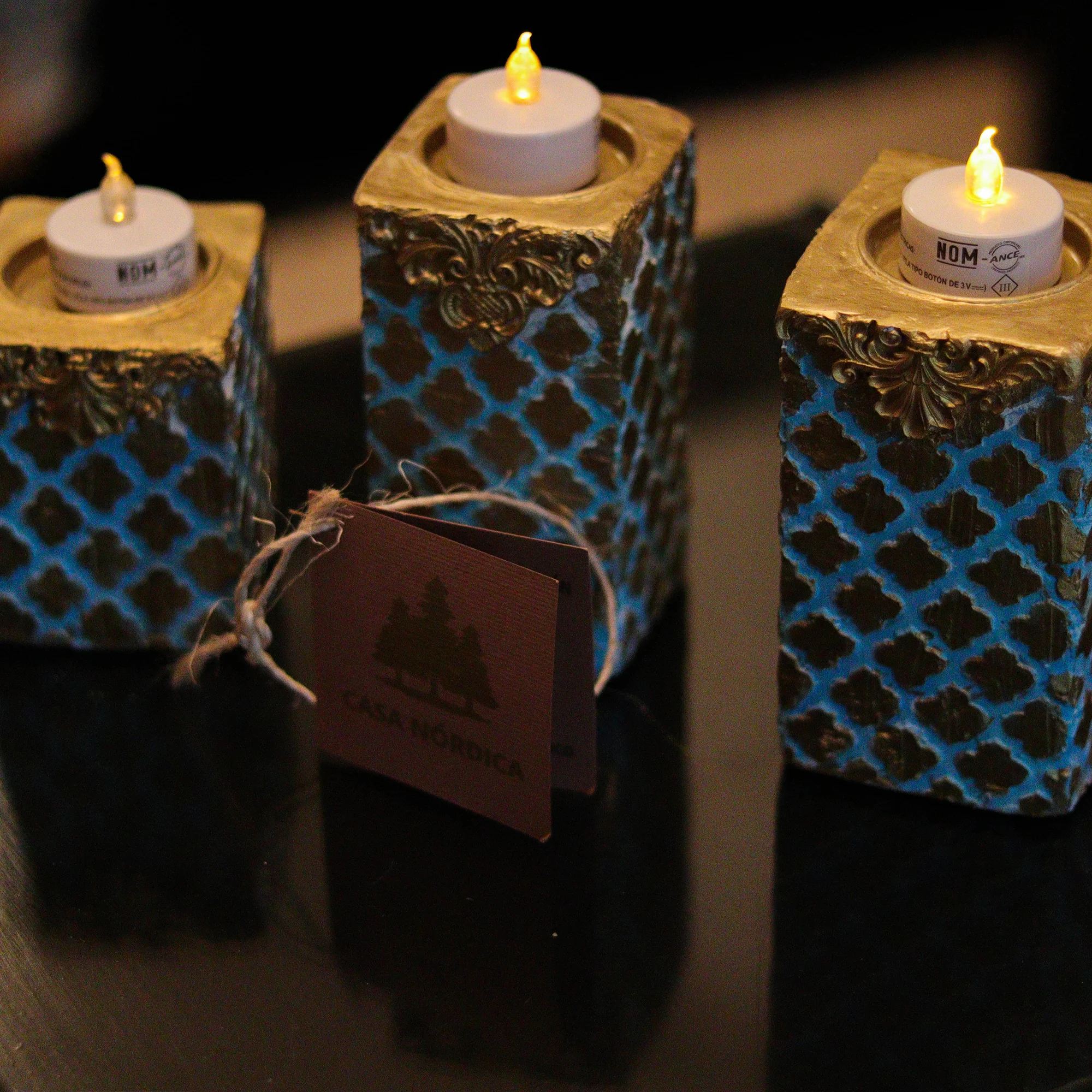 Trío Portavelas Mediterráneo de Escayola con Marquetería y Base Metálica